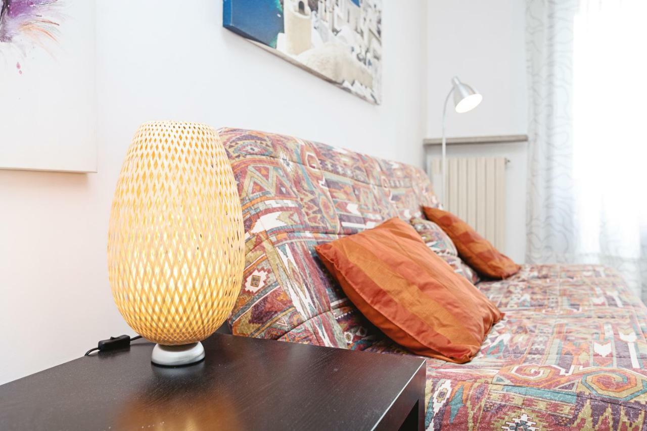Apartment Colourful Flat Borgo Roma