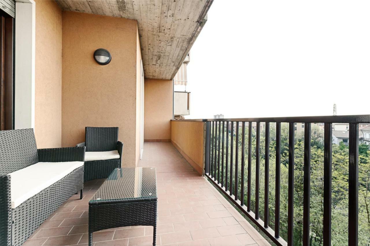 Apartment Colourful Flat Borgo Roma