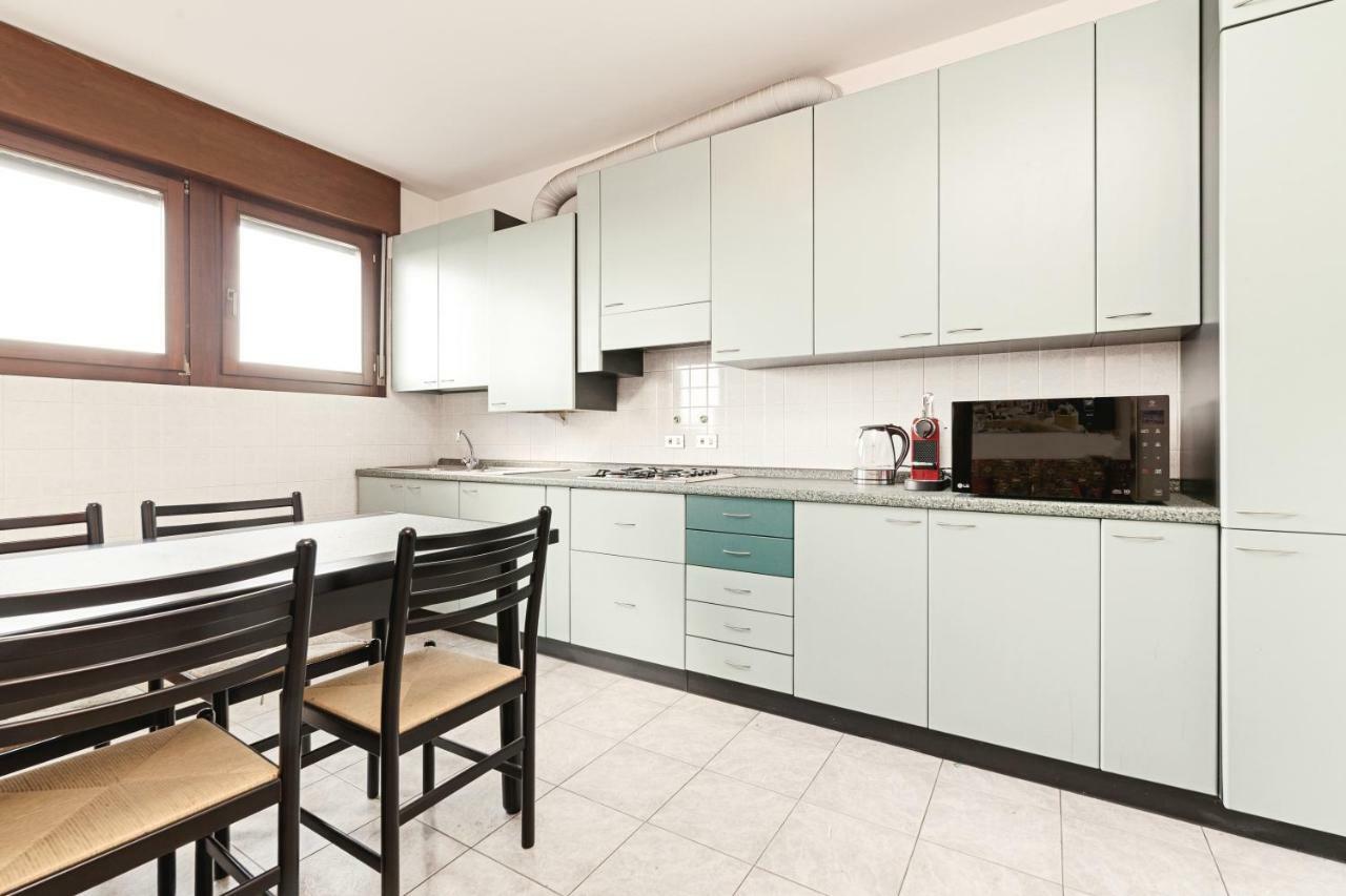 Colourful Flat Borgo Roma Apartment Verona