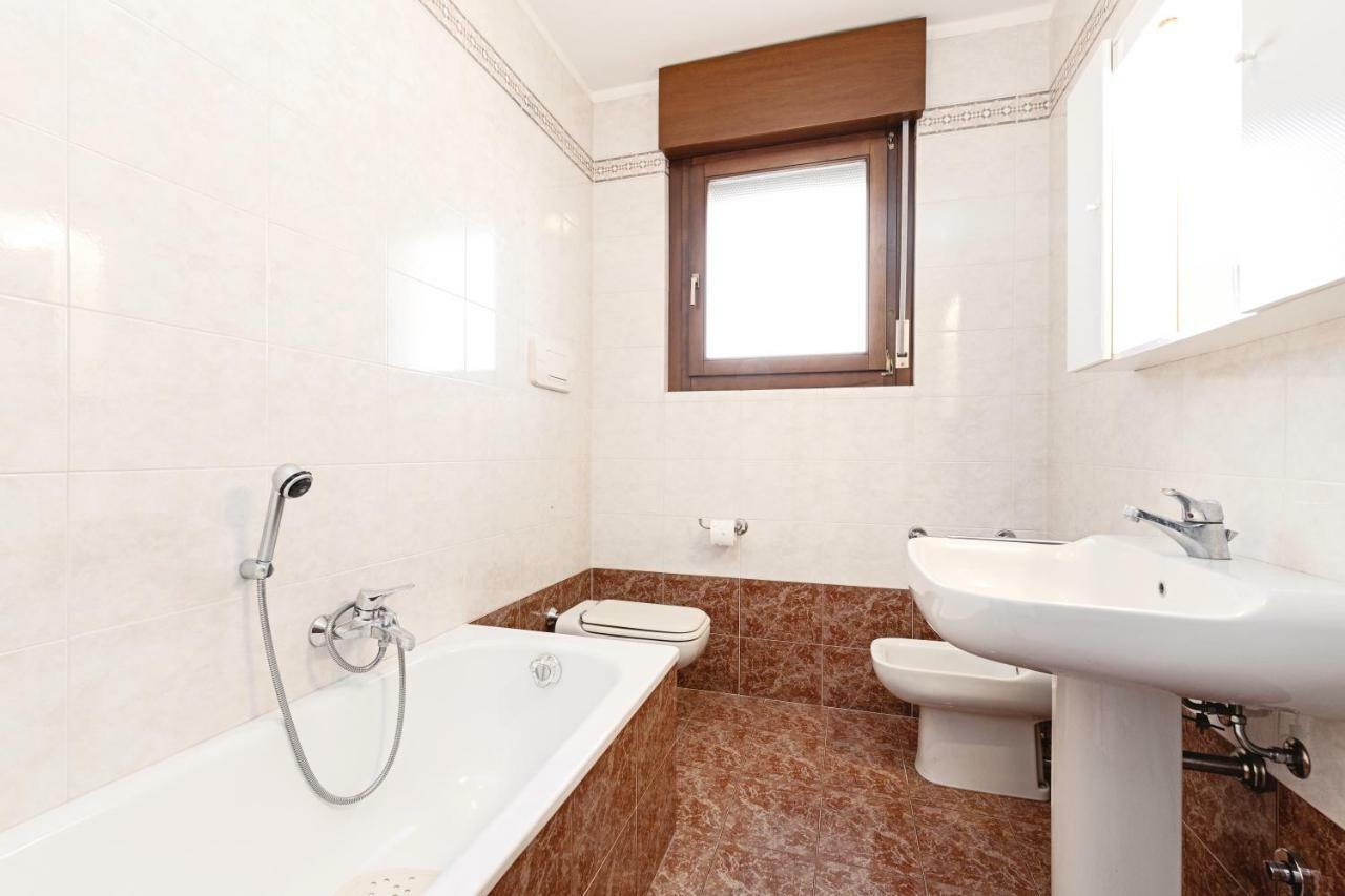 Apartment Colourful Flat Borgo Roma
