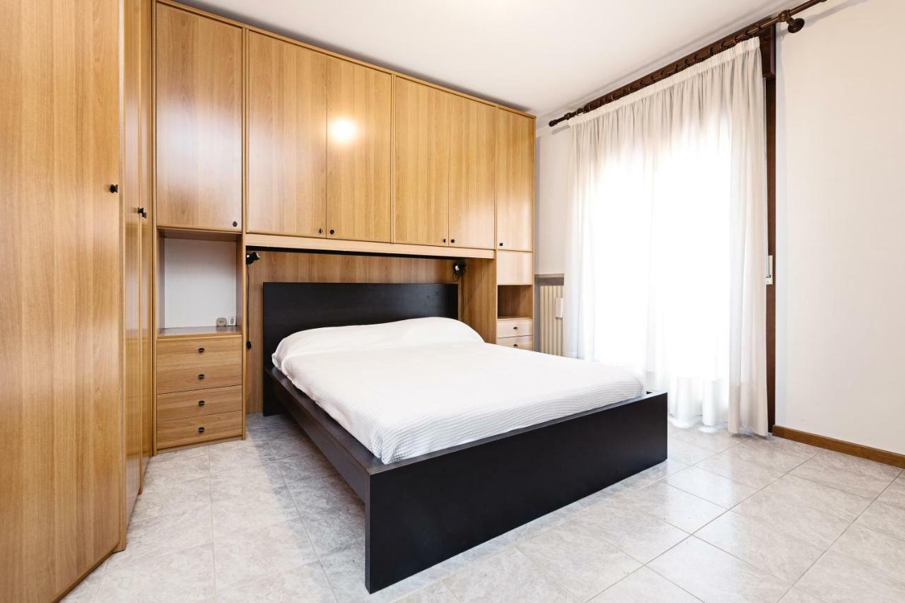 Colourful Flat Borgo Roma Apartment Verona