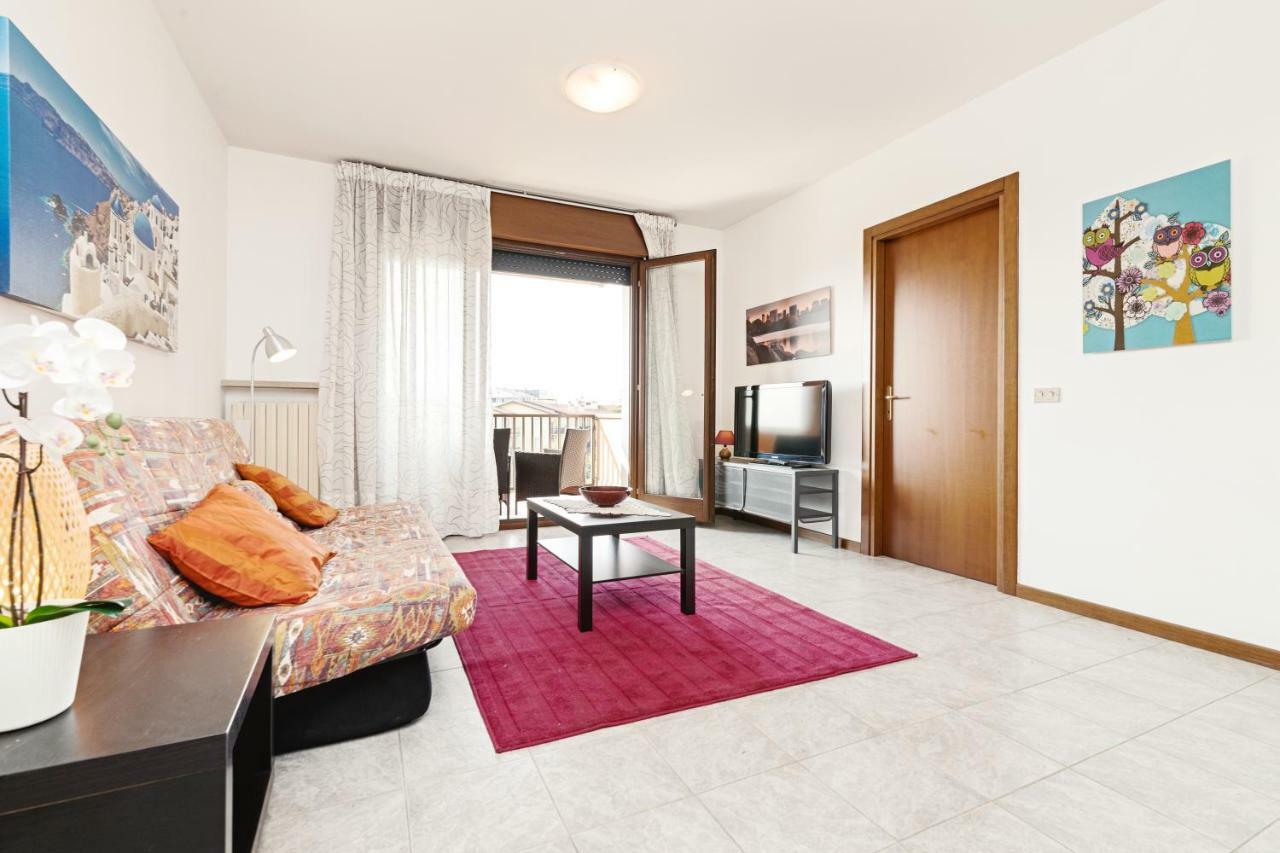 Colourful Flat Borgo Roma * Verona
