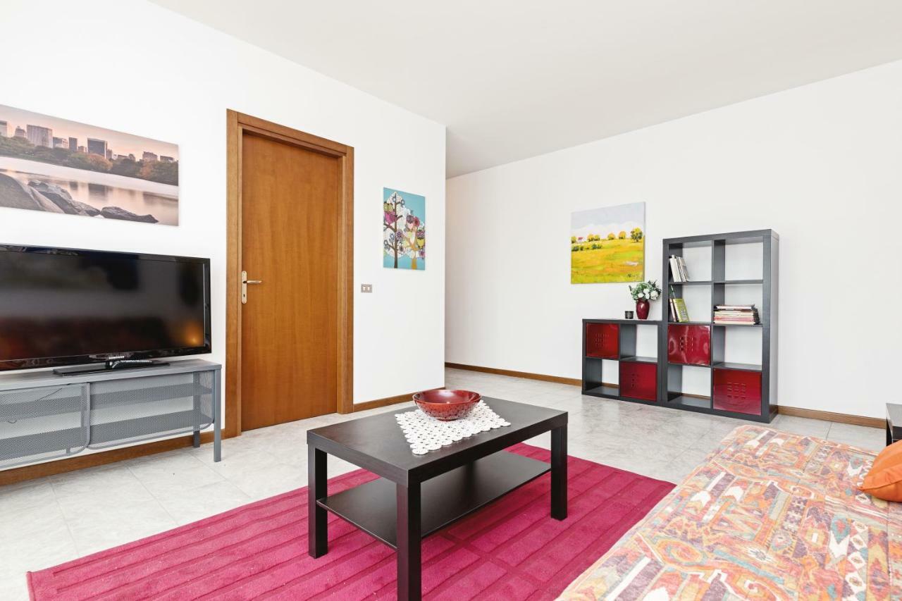 Colourful Flat Borgo Roma * Verona